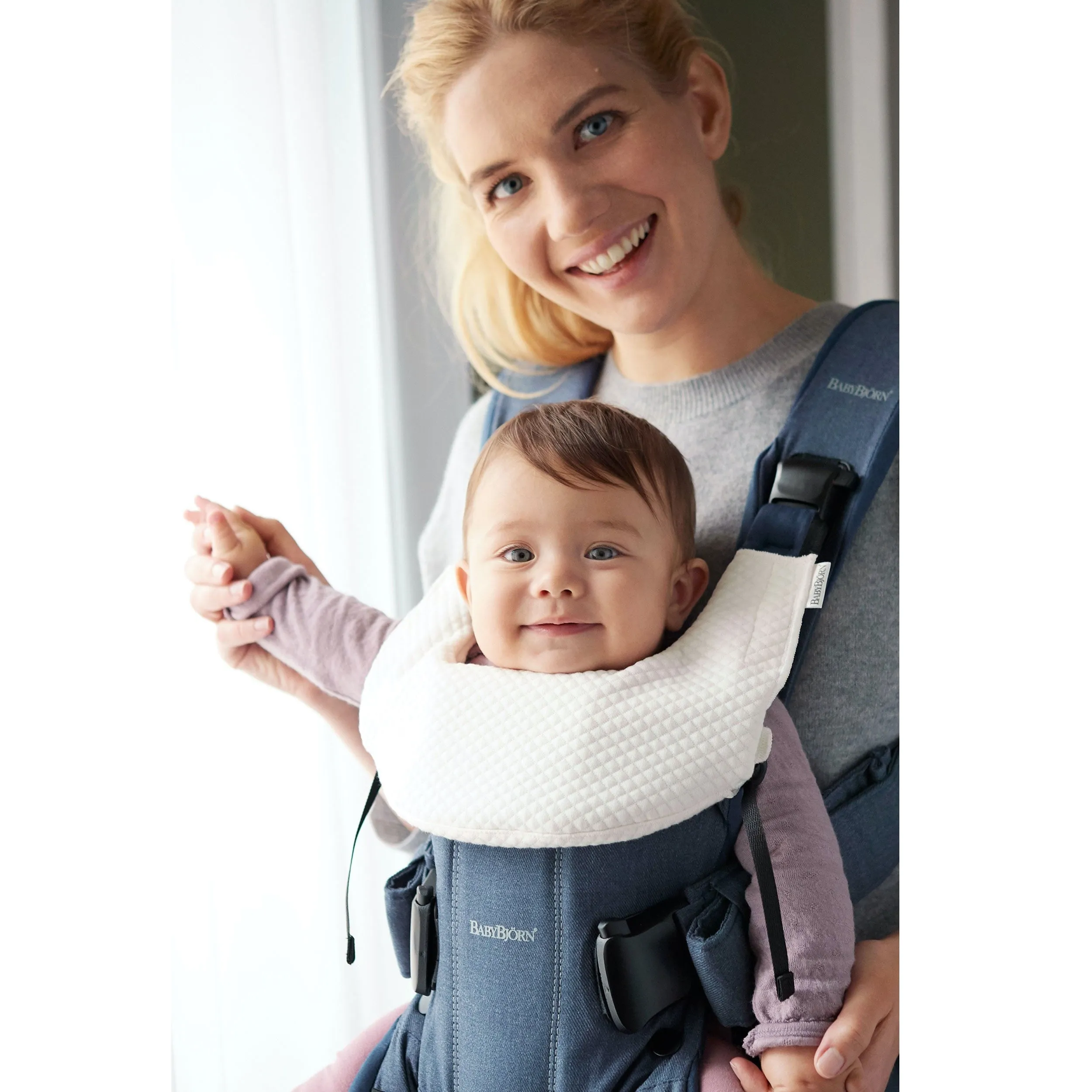 BABYBJÖRN Teething Bib for Baby Carrier One