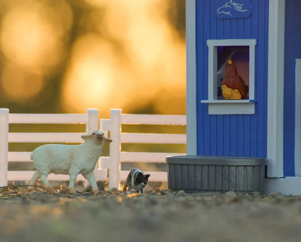 Breyer Farms Home at the Barn Play Set - TBS59241